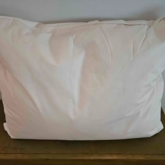 *SLEEP LIKE A BABY WITH THIS GEM* Luxe Goose Down Pillow, Standard, Medium/Firm - Picture 5 of 7